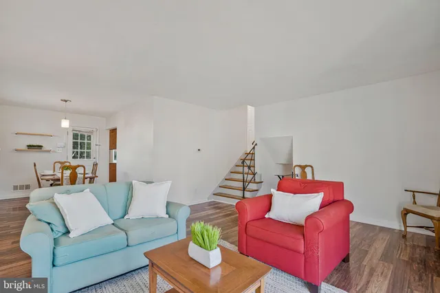 $625,000 | 98 South Iris Street, Alexandria, VA 22304