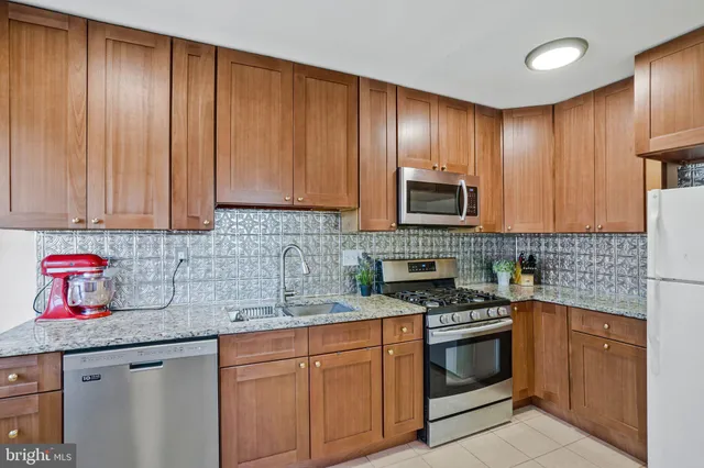 $625,000 | 98 South Iris Street, Alexandria, VA 22304