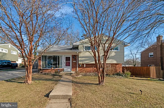 $625,000 | 98 South Iris Street, Alexandria, VA 22304