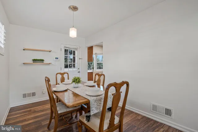 $625,000 | 98 South Iris Street, Alexandria, VA 22304