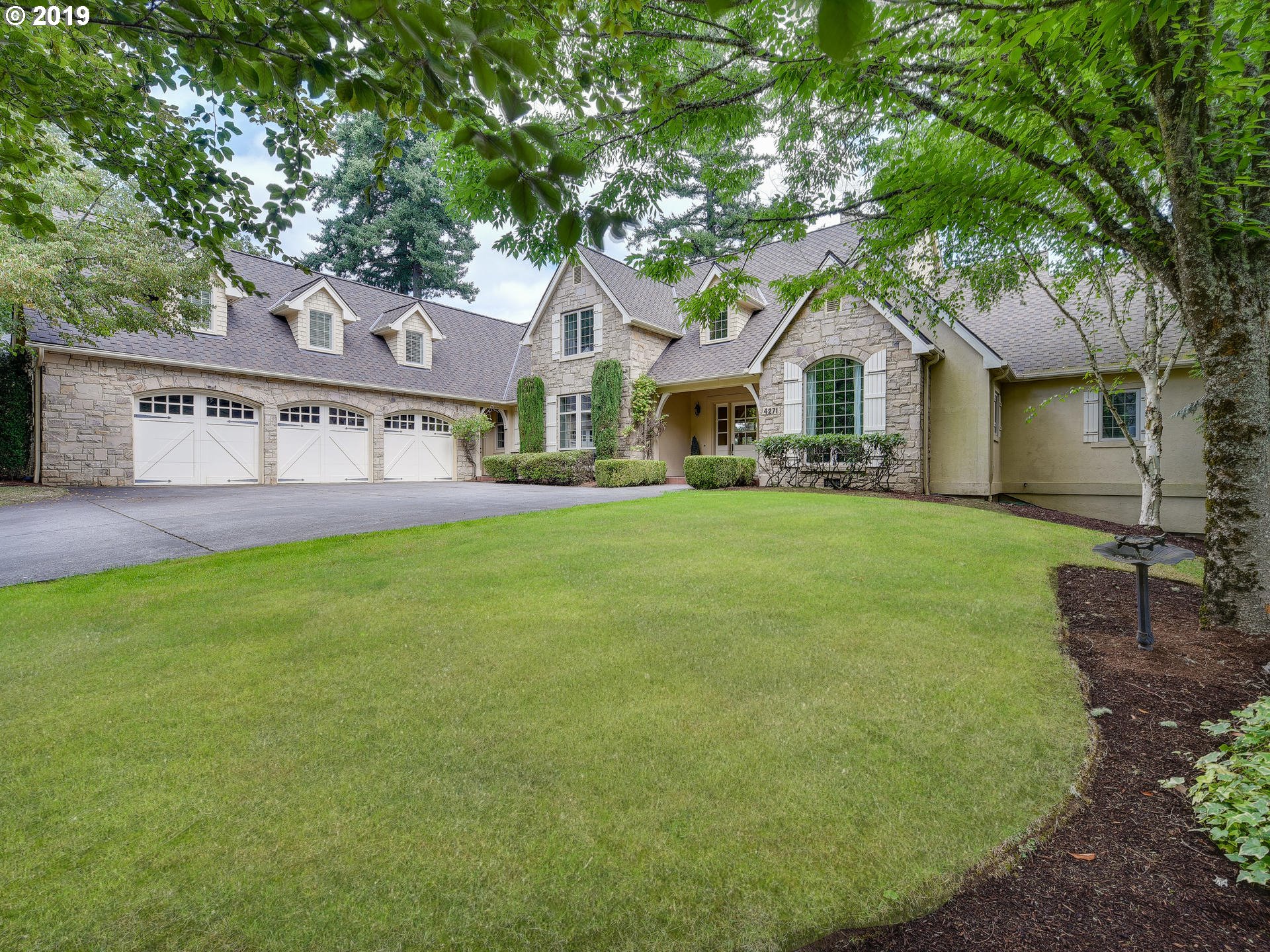 4271 Southeast Augusta Way Gresham, OR 97080 - Photo 1 of 32