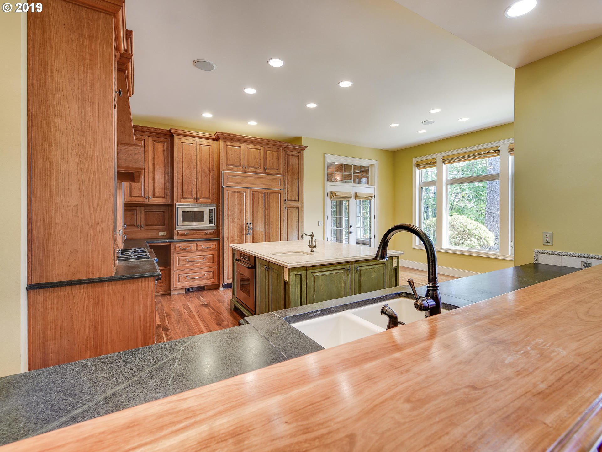 4271 Southeast Augusta Way Gresham, OR 97080 - Photo 6 of 32