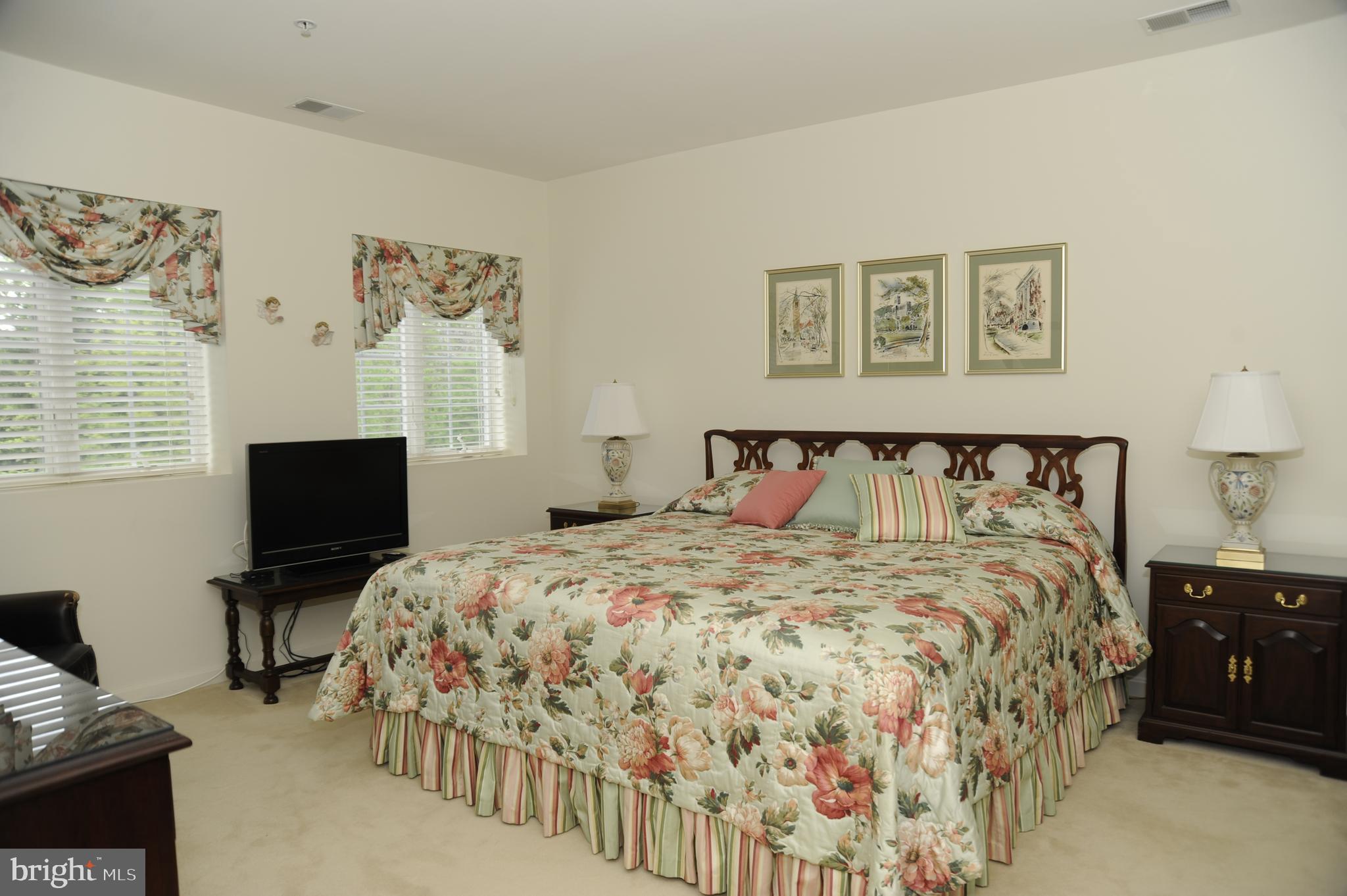 12330 Rosslare Ridge Road, Unit 408 Lutherville-Timonium, MD 21093 - Photo 25 of 35 Master bedroom