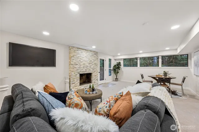 $2,395,000 | 6423 East Mercer Way, Mercer Island, WA 98040