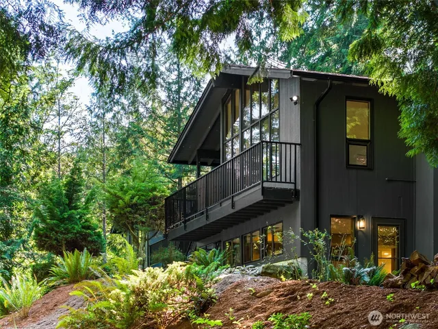 $2,395,000 | 6423 East Mercer Way, Mercer Island, WA 98040