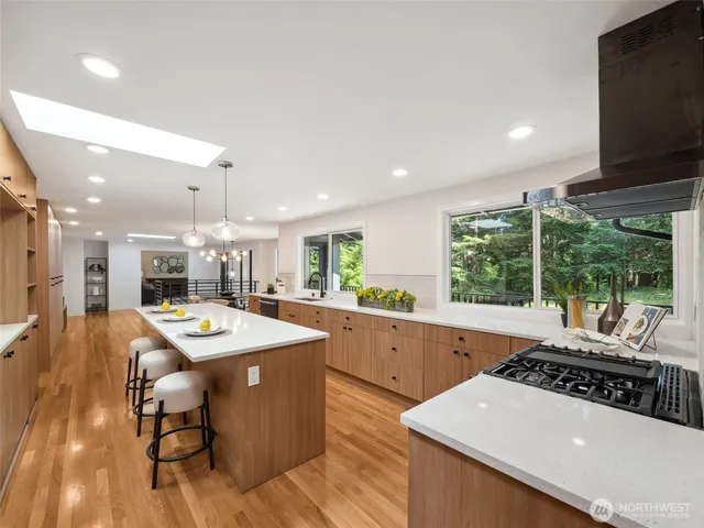 $2,395,000 | 6423 East Mercer Way, Mercer Island, WA 98040