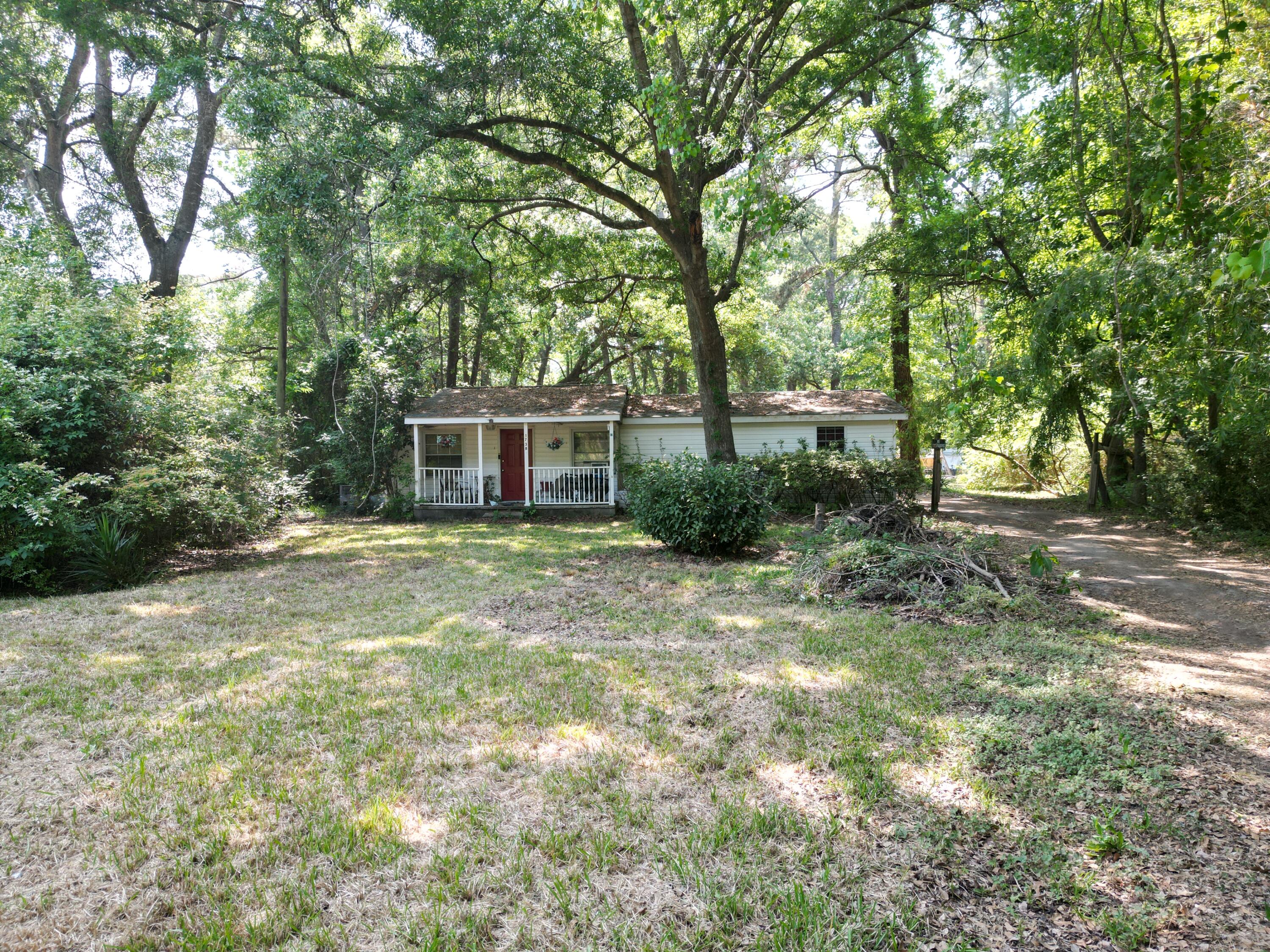 1738 Dogwood Road Charleston, SC 29414 - Photo 1 of 9 Gallery Image 1