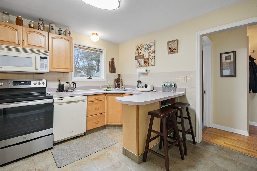 108 Martha Road Vestal, NY 13850 - Photo 18 of 34 Kitchen View