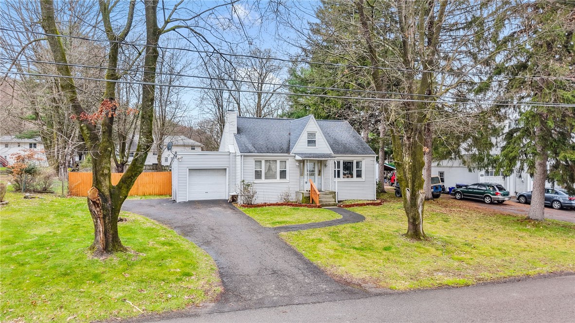 108 Martha Road Vestal, NY 13850 - Photo 4 of 34