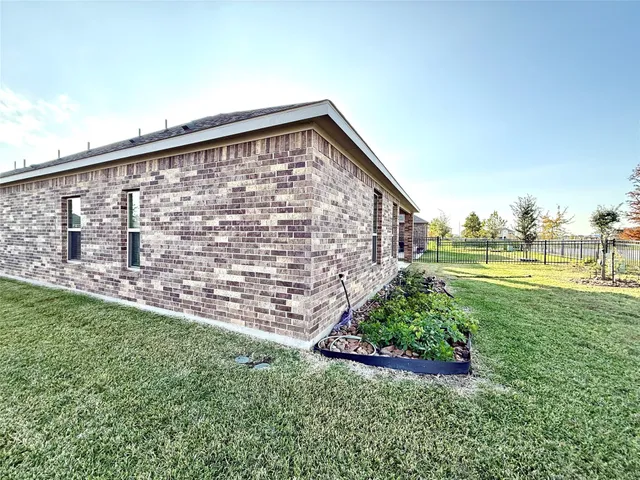 a view of an outdoor space