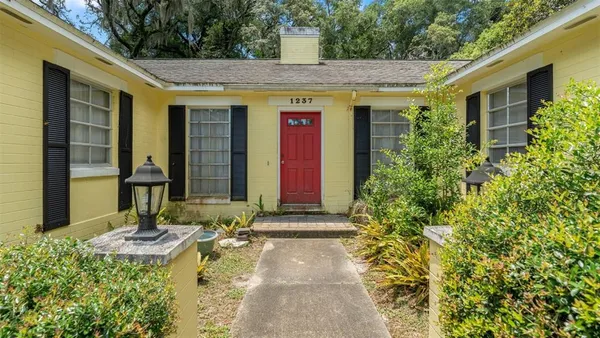 $349,999 | 1237 Cardinal Lane, DeLand, FL 32720