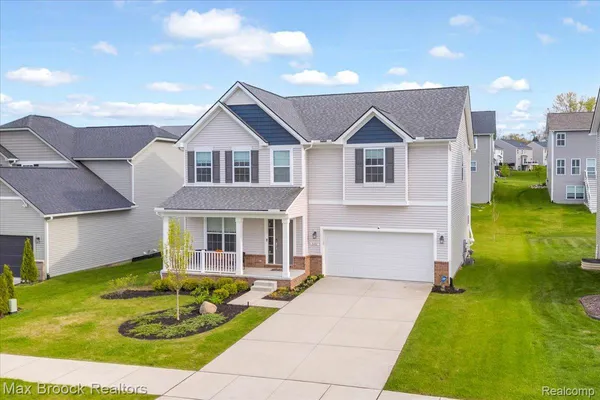 $495,000 | 8401 Sharon Drive, White Lake, MI 48386