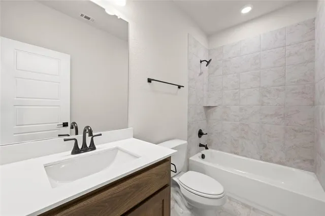 $499,175 | 951 Richard Pittmon Drive, DeSoto, TX 75115