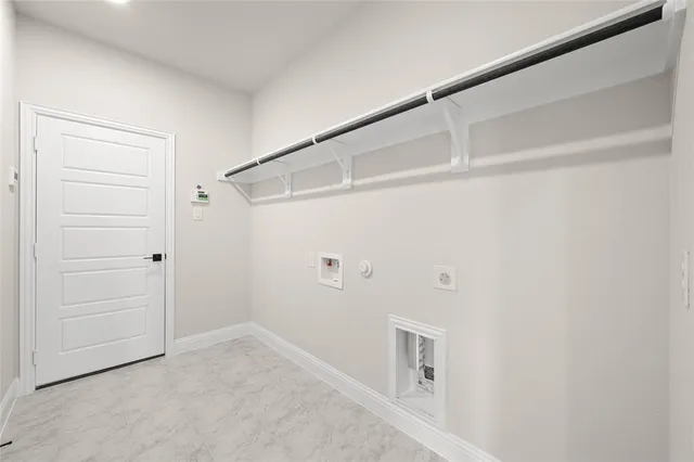 $499,175 | 951 Richard Pittmon Drive, DeSoto, TX 75115