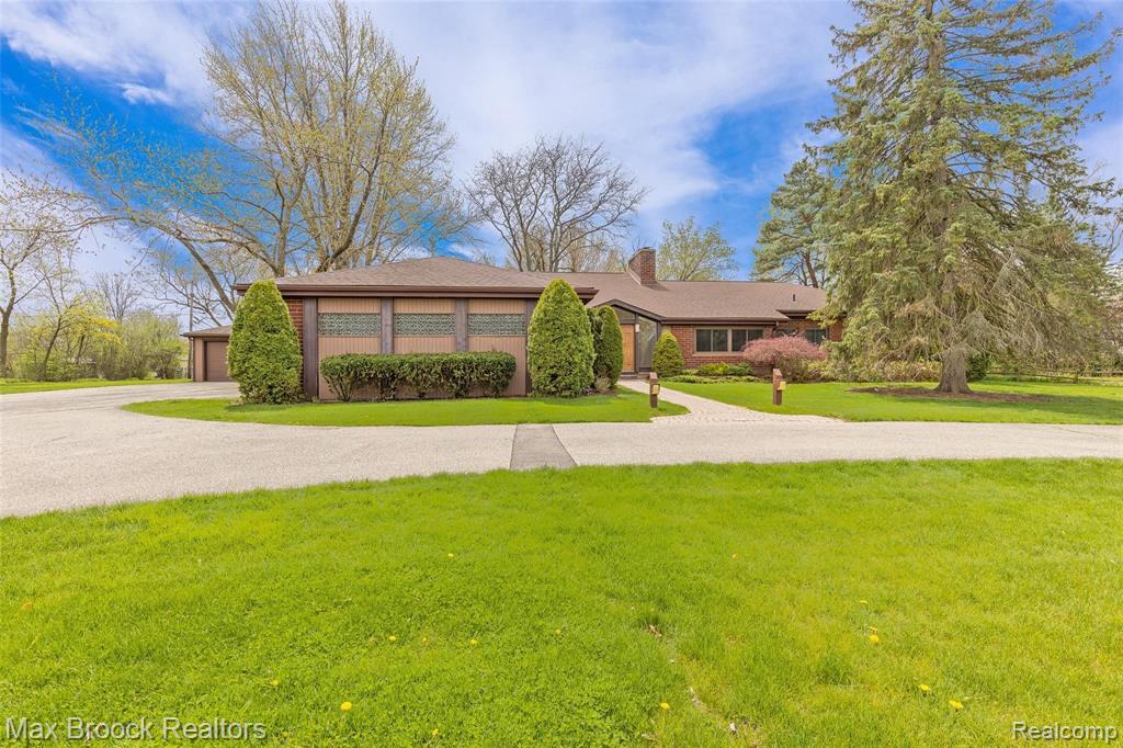 2355 West Wattles Road Troy, MI 48098 - Photo 10 of 53