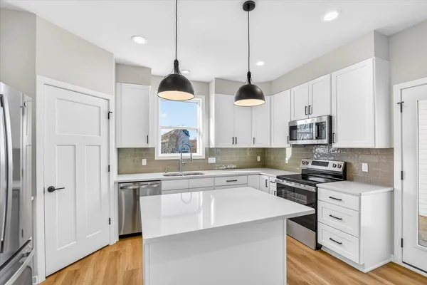 $499,900 | 2807 Crinkle Root Drive, Fitchburg, WI 53711