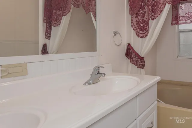 $298,000 | 502 East Idaho Street, Unit C, New Plymouth, ID 83655