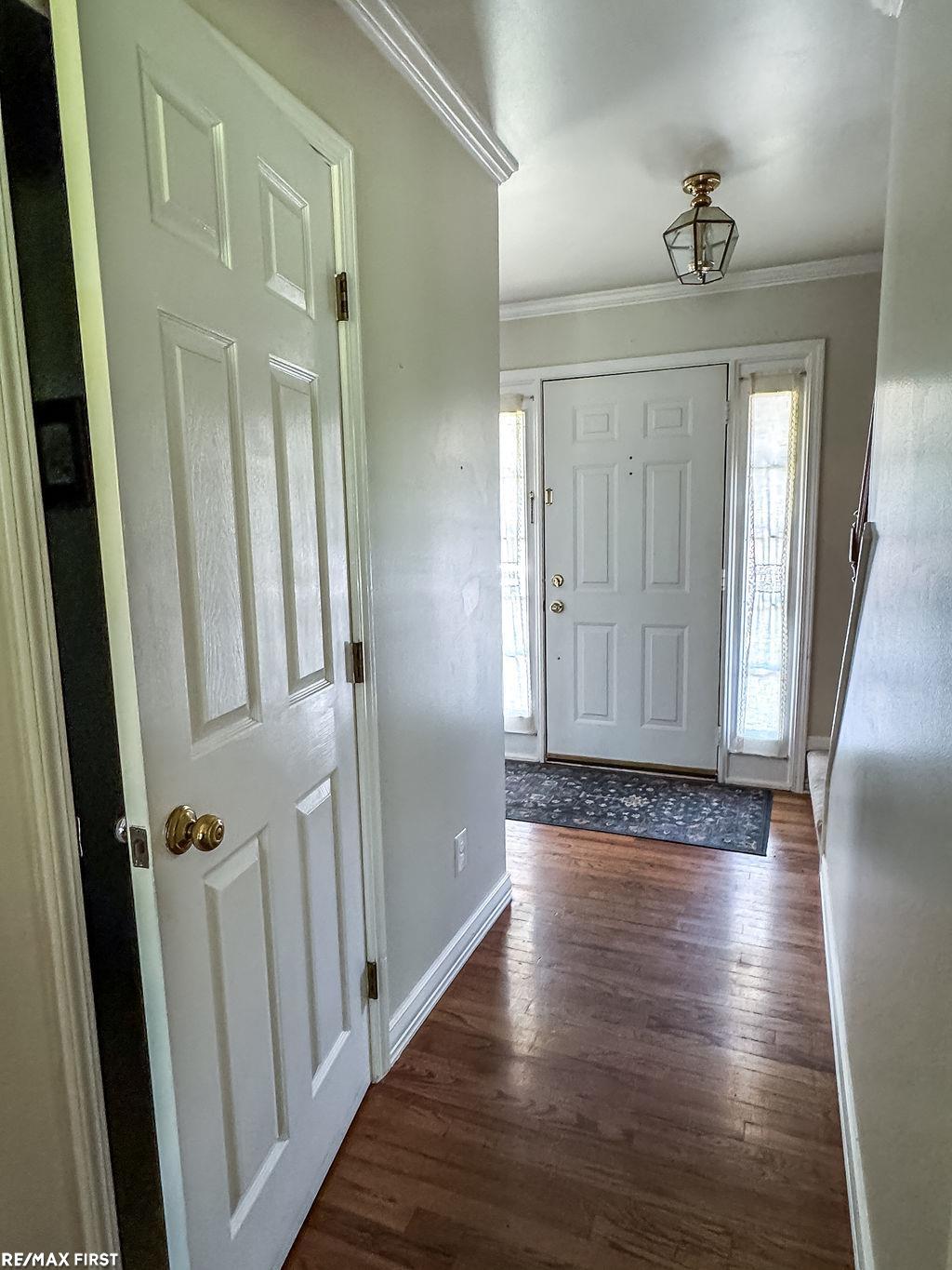 199 Saxon Court Rochester Hills, MI 48307 - Photo 4 of 28