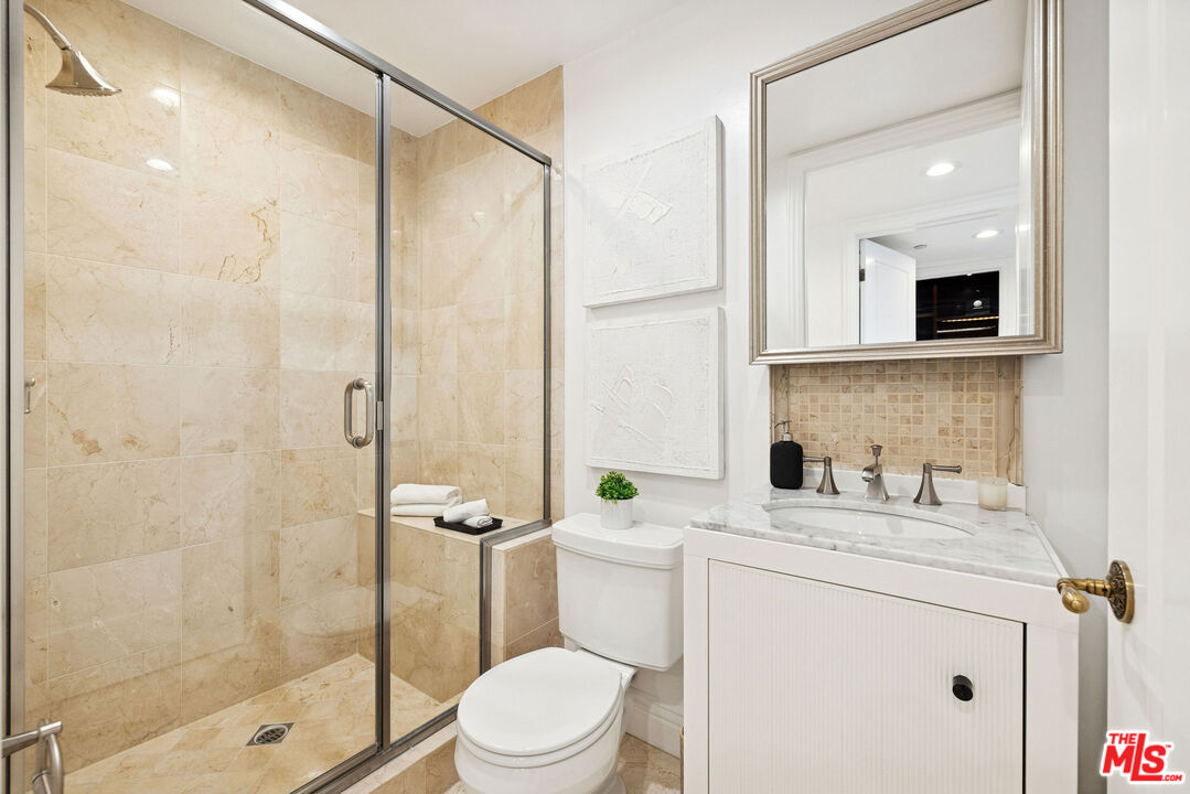 261 South Reeves Drive, Unit PH3 Beverly Hills, CA 90212 - Photo 14 of 23