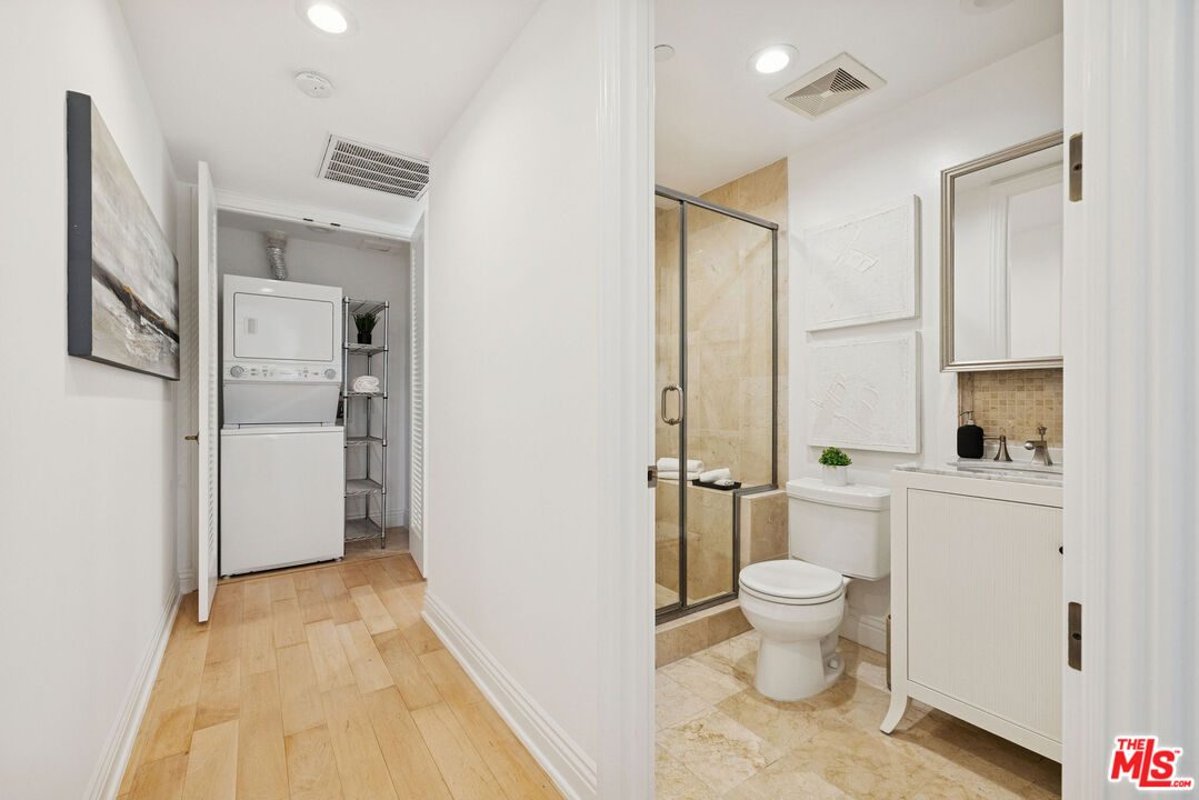 261 South Reeves Drive, Unit PH3 Beverly Hills, CA 90212 - Photo 16 of 23