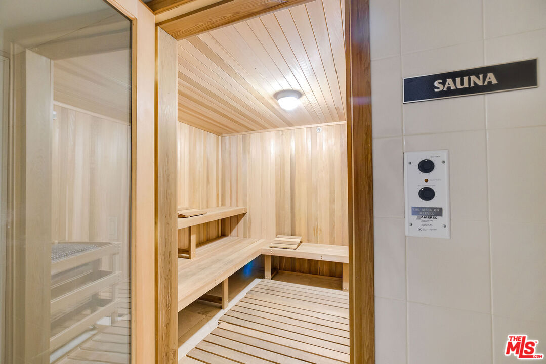 261 South Reeves Drive, Unit PH3 Beverly Hills, CA 90212 - Photo 19 of 23