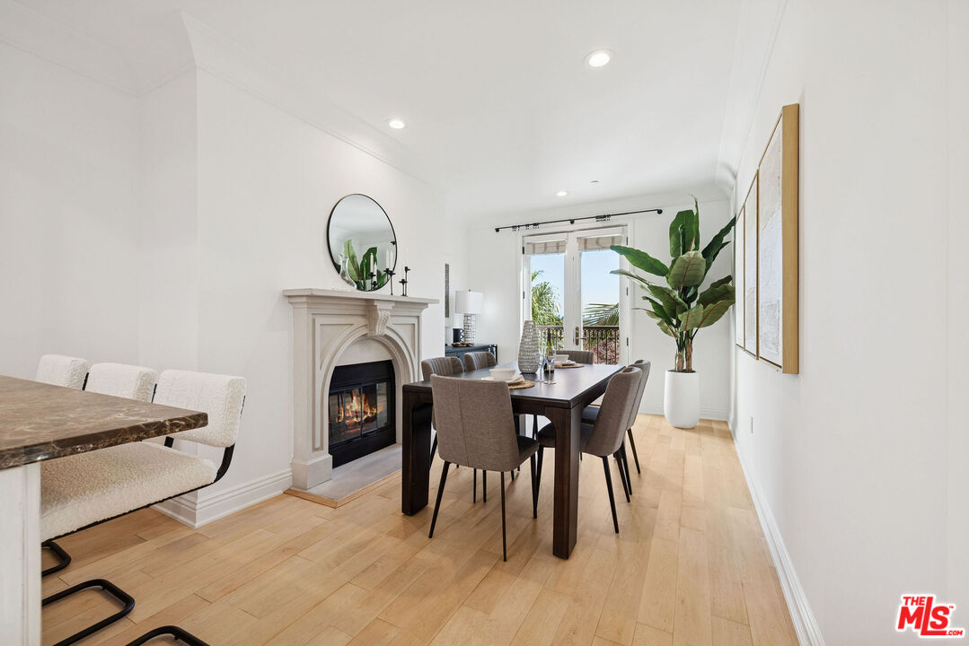 261 South Reeves Drive, Unit PH3 Beverly Hills, CA 90212 - Photo 8 of 23