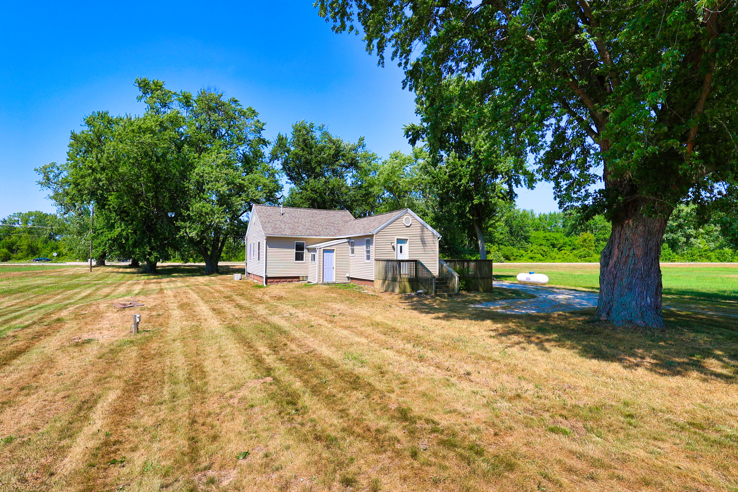 8140 State Road Coopersville, MI 49404 - Photo 2 of 16 075A1753