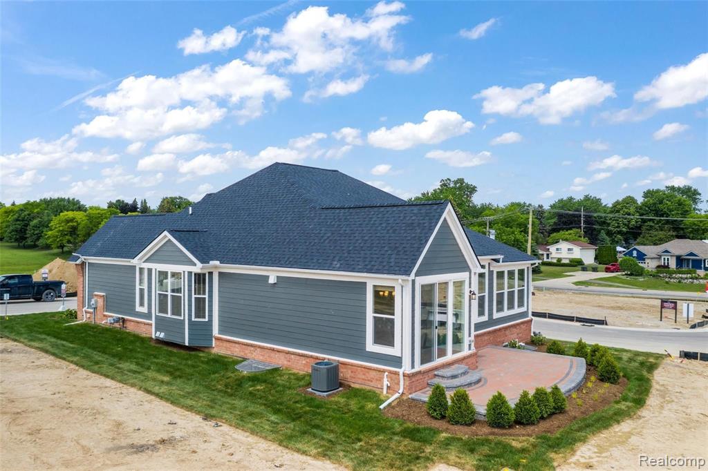 184 Mulberry Lane Rochester Hills, MI 48309 - Photo 2 of 50