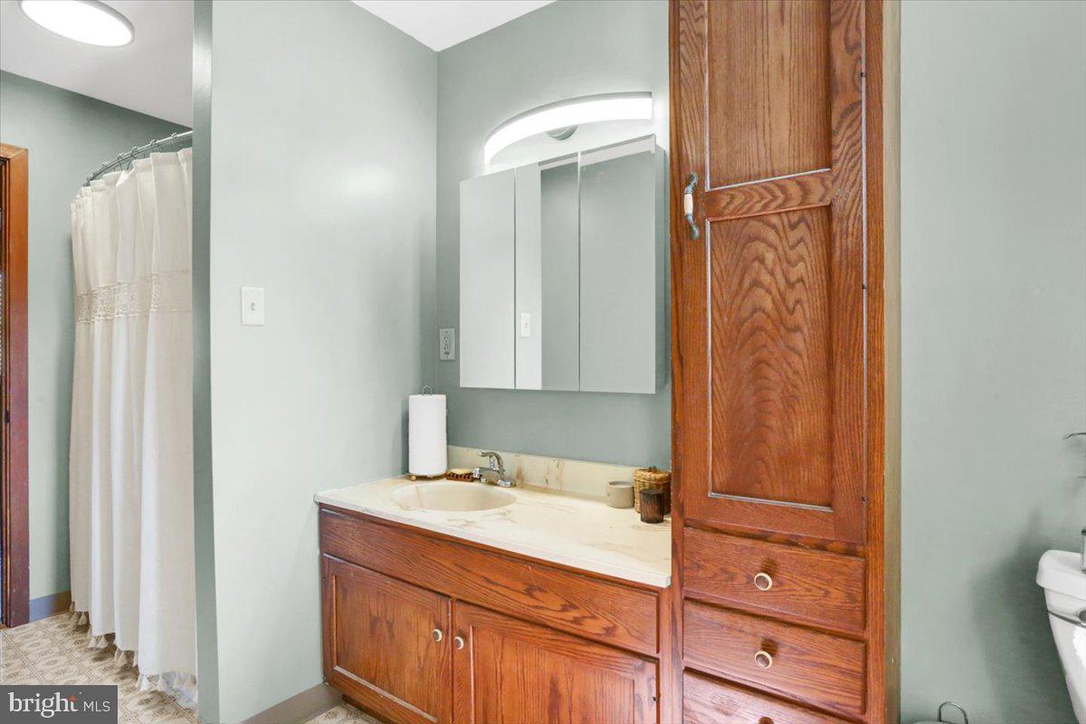 799 Gibraltar Road Reading, PA 19606 - Photo 20 of 35 Full Bath