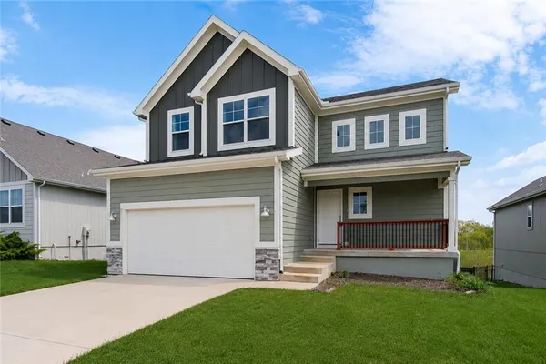 $440,000 | 3813 Southwest Maryville Place, Lee's Summit, MO 64082