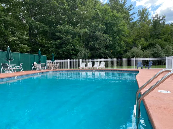 $2,205 | 29 Capron Road, Unit 18, Milford, NH 03055