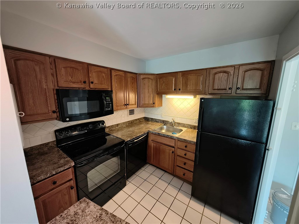 1800 Roundhill Road, Unit 304 Charleston, WV 25314 - Photo 9 of 17 Gallery Image 9