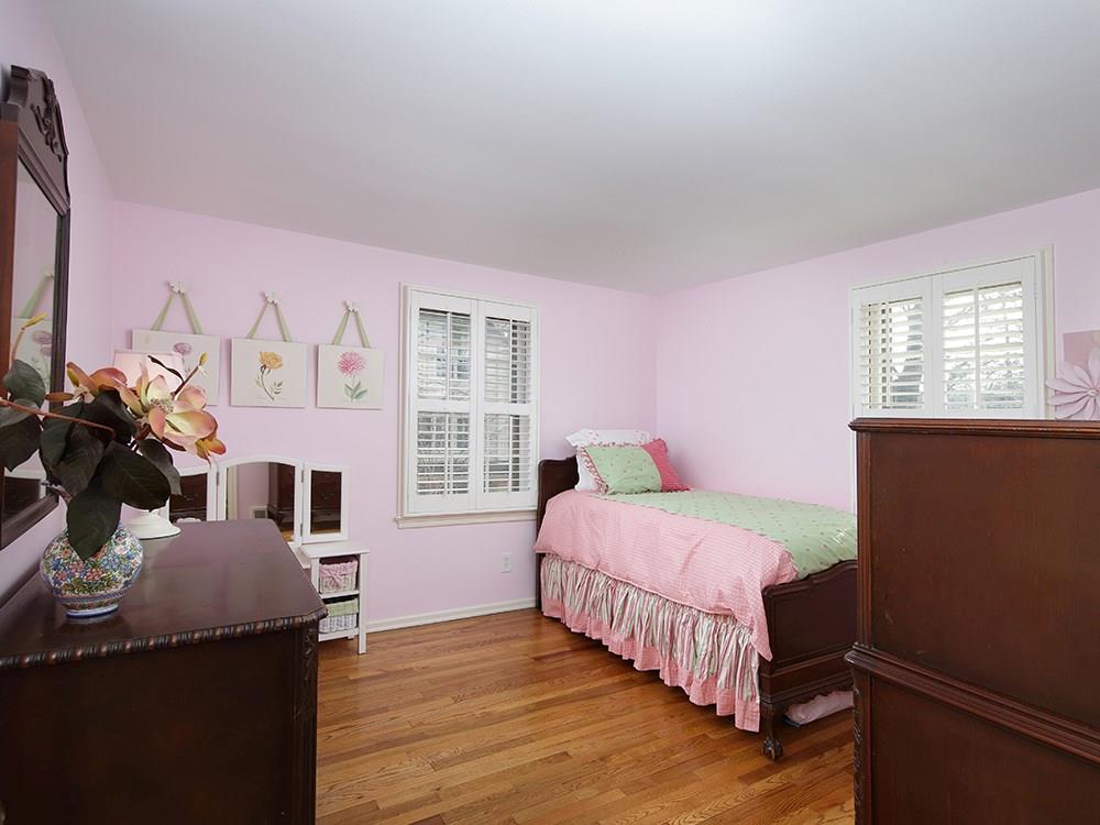 895 Valleyview Road Mt. Lebanon, PA 15243 - Photo 14 of 25 Gallery Image 14
