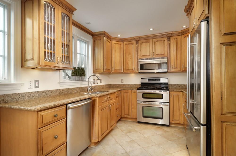 895 Valleyview Road Mt. Lebanon, PA 15243 - Photo 8 of 25 Gallery Image 8