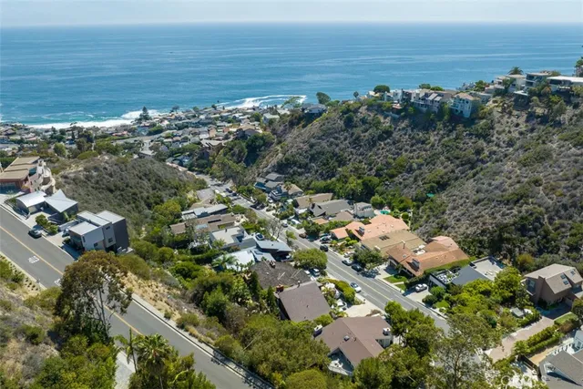 a view of a tennis court