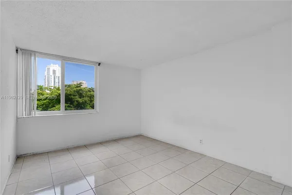 $275,000 | 9001 Southwest 77th Avenue, Unit C402, Miami, FL 33156