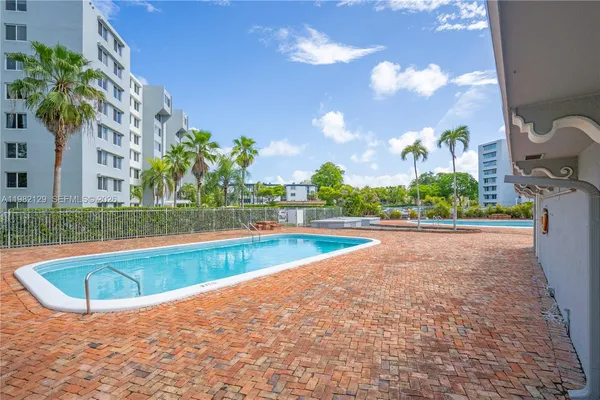 $275,000 | 9001 Southwest 77th Avenue, Unit C402, Miami, FL 33156