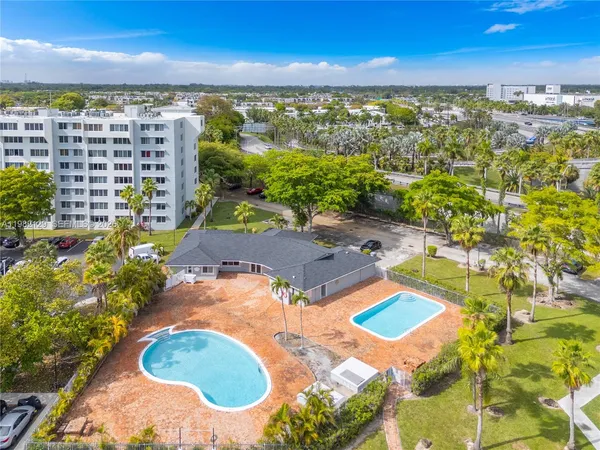 $275,000 | 9001 Southwest 77th Avenue, Unit C402, Miami, FL 33156