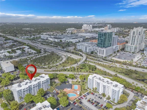 $275,000 | 9001 Southwest 77th Avenue, Unit C402, Miami, FL 33156
