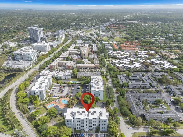 $275,000 | 9001 Southwest 77th Avenue, Unit C402, Miami, FL 33156
