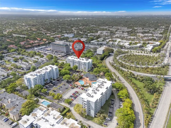 $275,000 | 9001 Southwest 77th Avenue, Unit C402, Miami, FL 33156