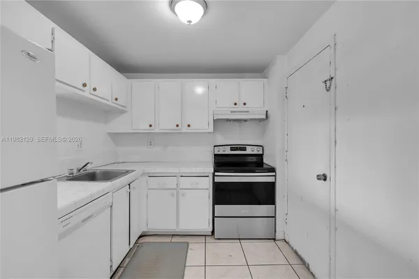 $275,000 | 9001 Southwest 77th Avenue, Unit C402, Miami, FL 33156