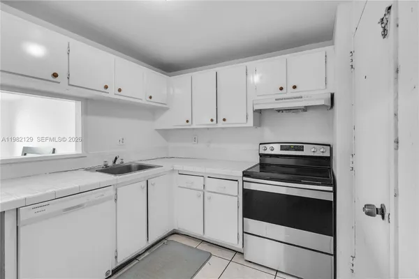 $275,000 | 9001 Southwest 77th Avenue, Unit C402, Miami, FL 33156