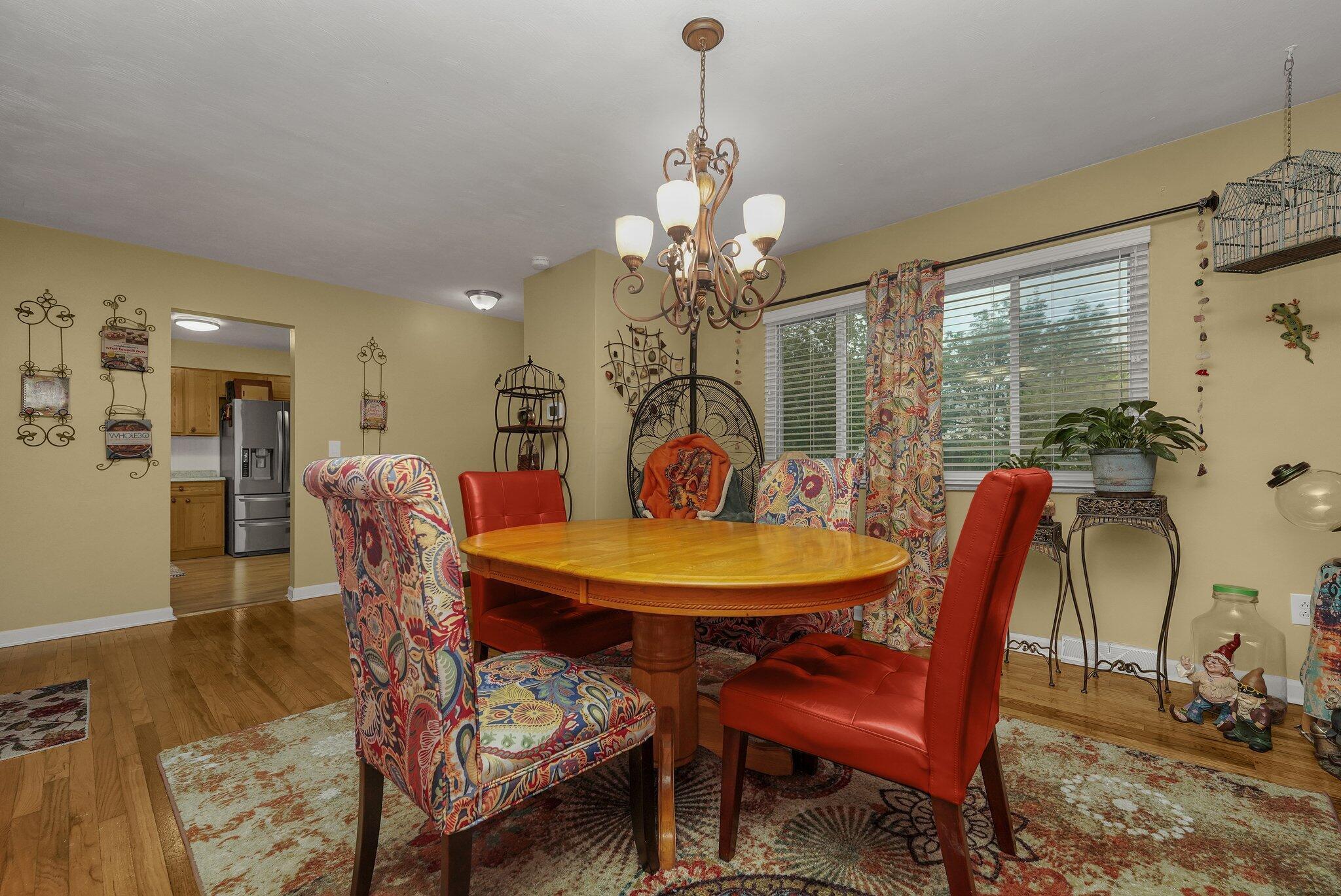 563 McCutcheon Road Columbus, OH 43230 - Photo 6 of 27 8-web-or-mls-563-mccutcheon-rd