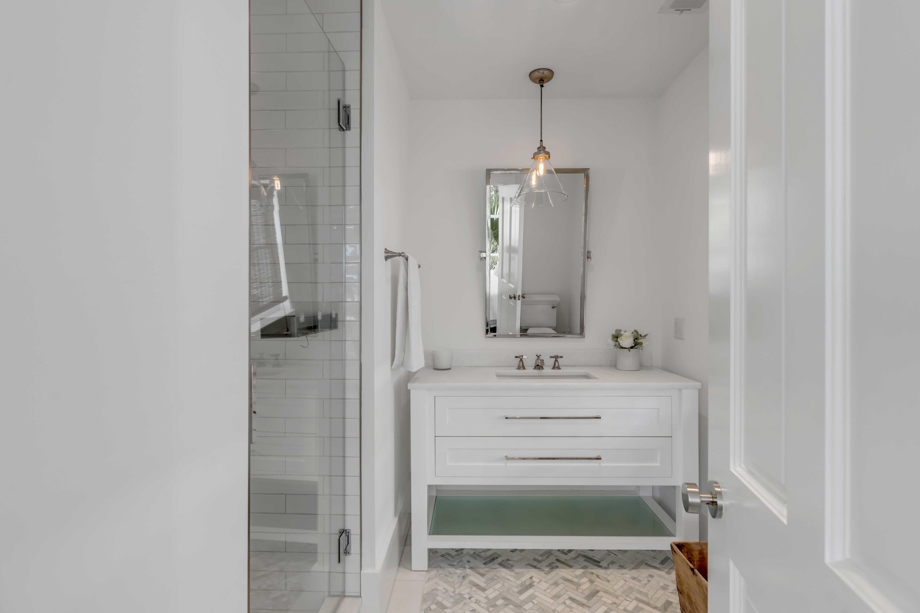 78 Smith Street Charleston, SC 29401 - Photo 13 of 29 Primary En Suite