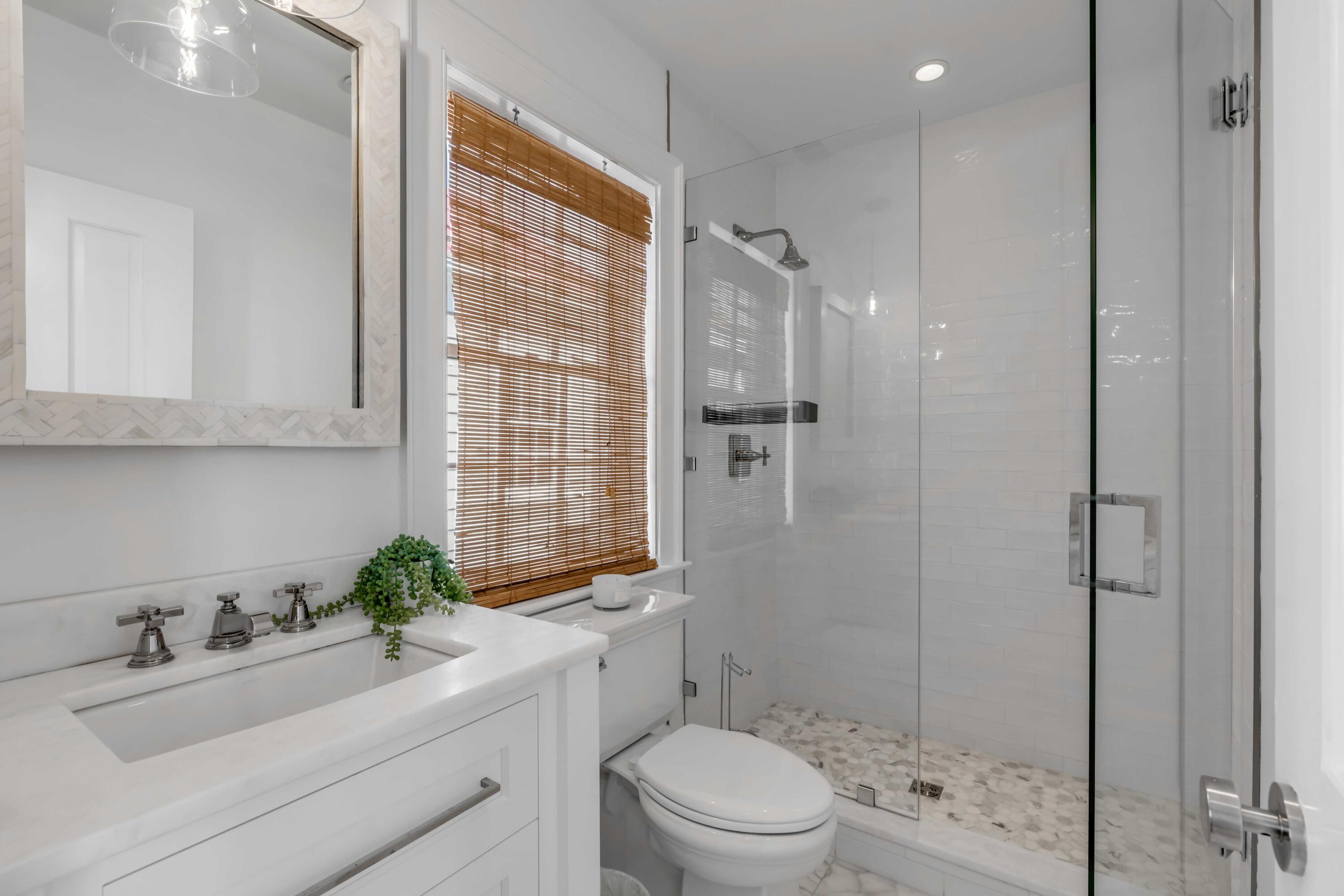 78 Smith Street Charleston, SC 29401 - Photo 17 of 29 3rd BDRM En Suite (Upstairs)