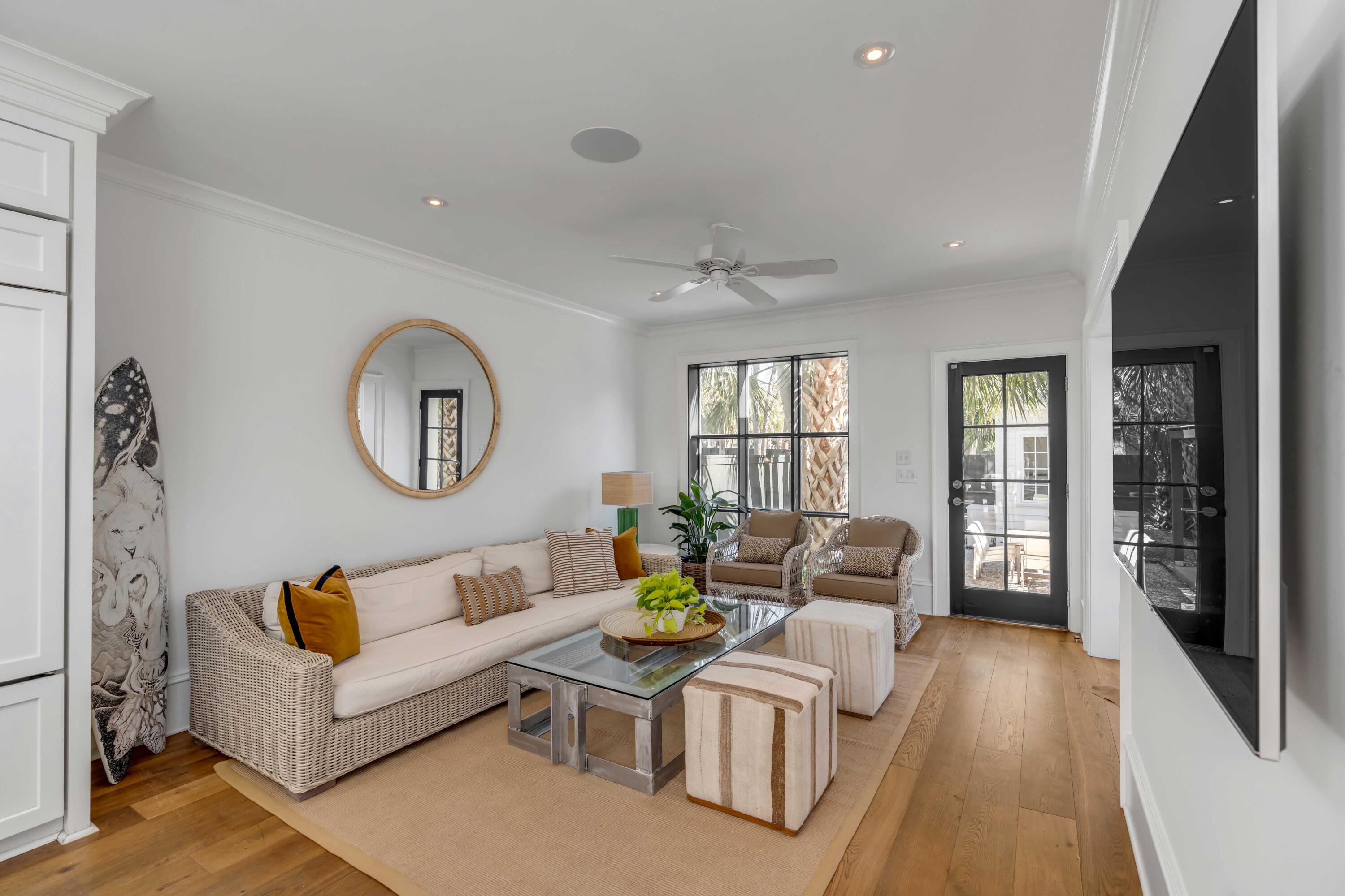 78 Smith Street Charleston, SC 29401 - Photo 6 of 29 Living (Facing Rear)