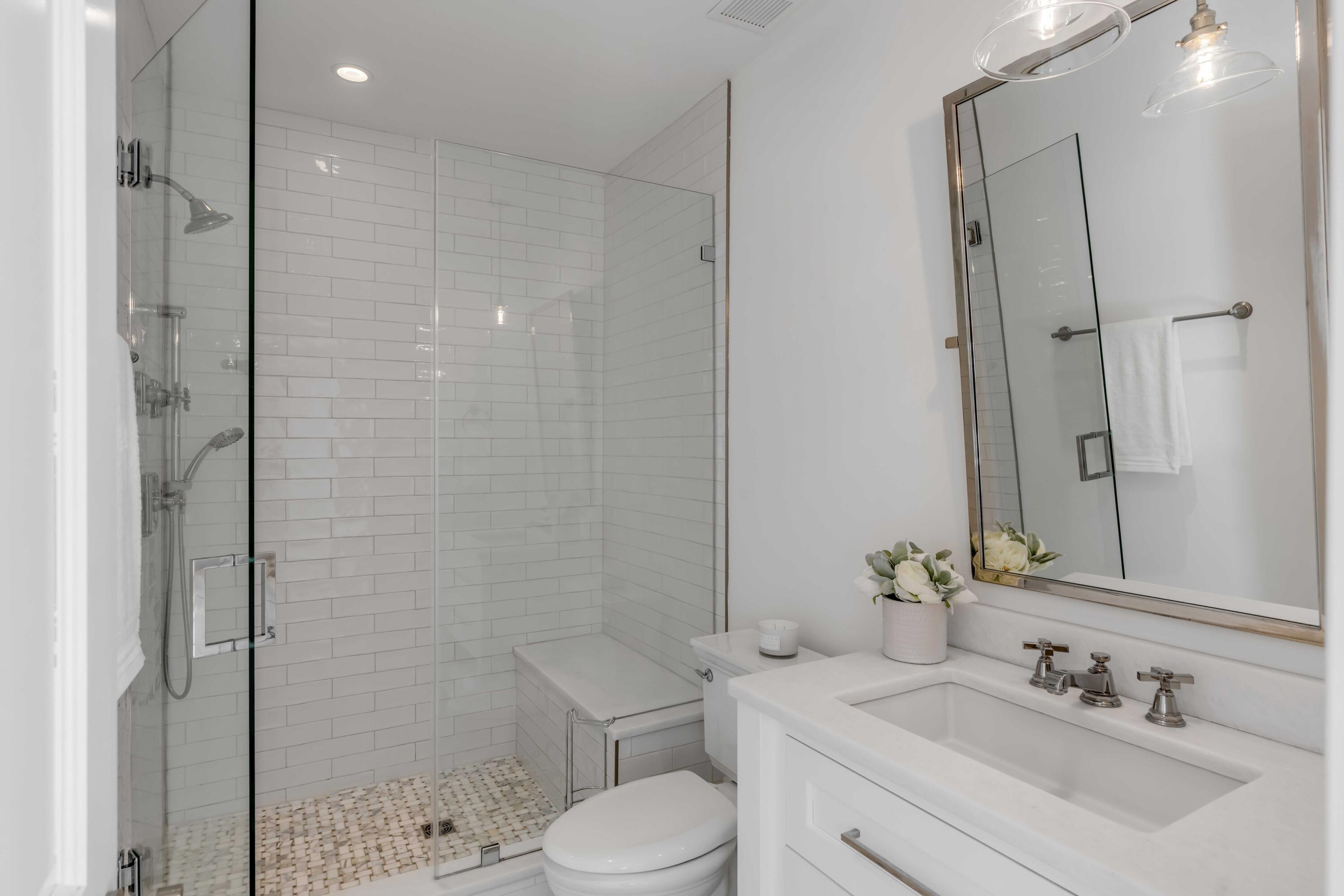 78 Smith Street Charleston, SC 29401 - Photo 10 of 29 Guest En Suite (Downstairs)