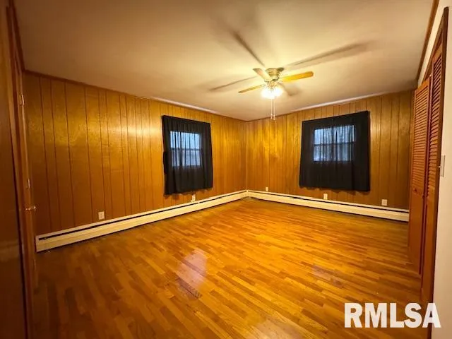 $299,900 | 5267 Old North Road, Christopher, IL 62822