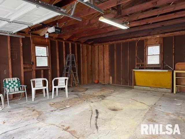 $299,900 | 5267 Old North Road, Christopher, IL 62822